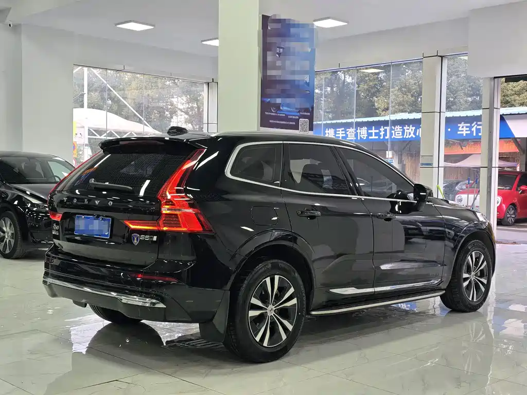 Volvo XC60 2022 — фото 14