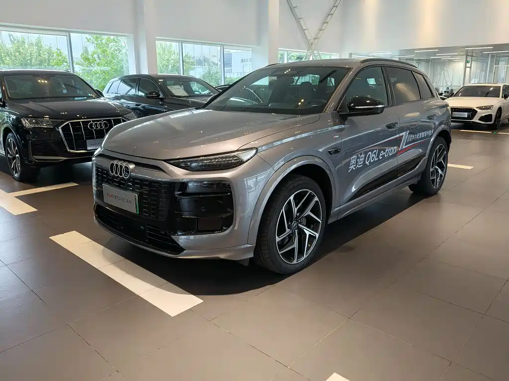 Audi Q6L E-Tron 2025 — фото 1