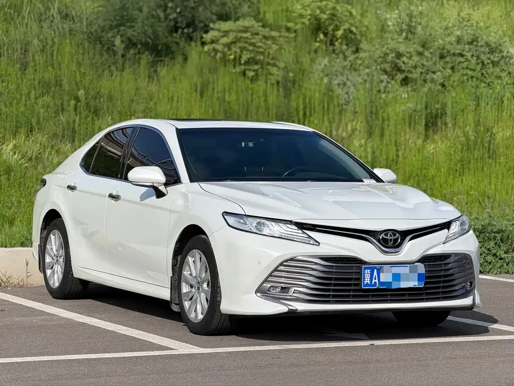 Toyota Camry 2019 — фото 3