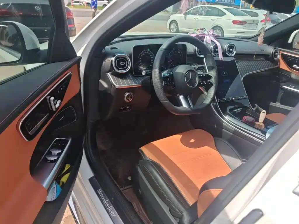 Mercedes-Benz C-Class 2023 — фото 12