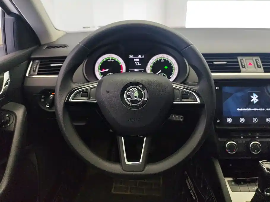Skoda Octavia 2019 — фото 15