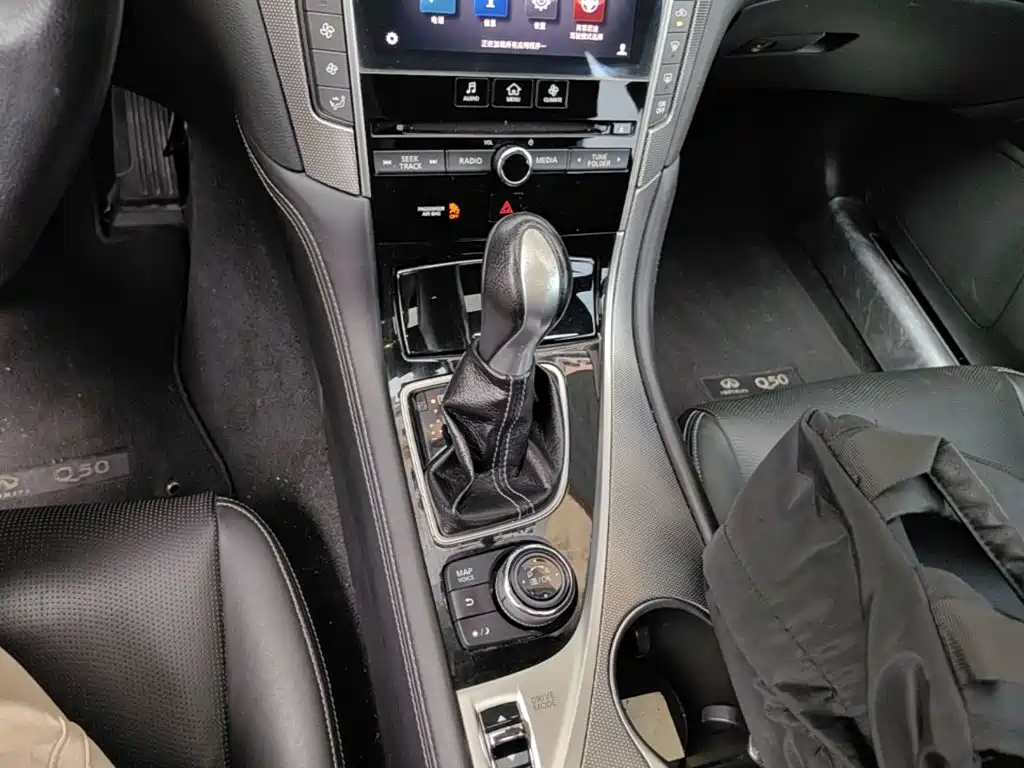 Infiniti Q50L 2016 — фото 14