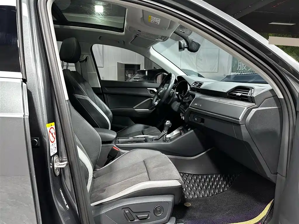 Audi Q3 2023 — фото 12