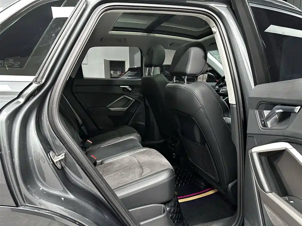 Audi Q3 2023 — фото 17