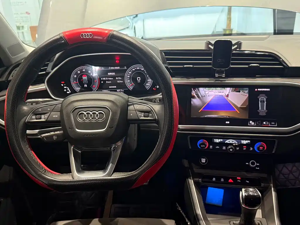 Audi Q3 2023 — фото 13
