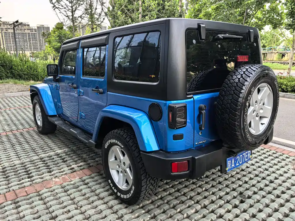 Jeep Wrangler 2016 — фото 7