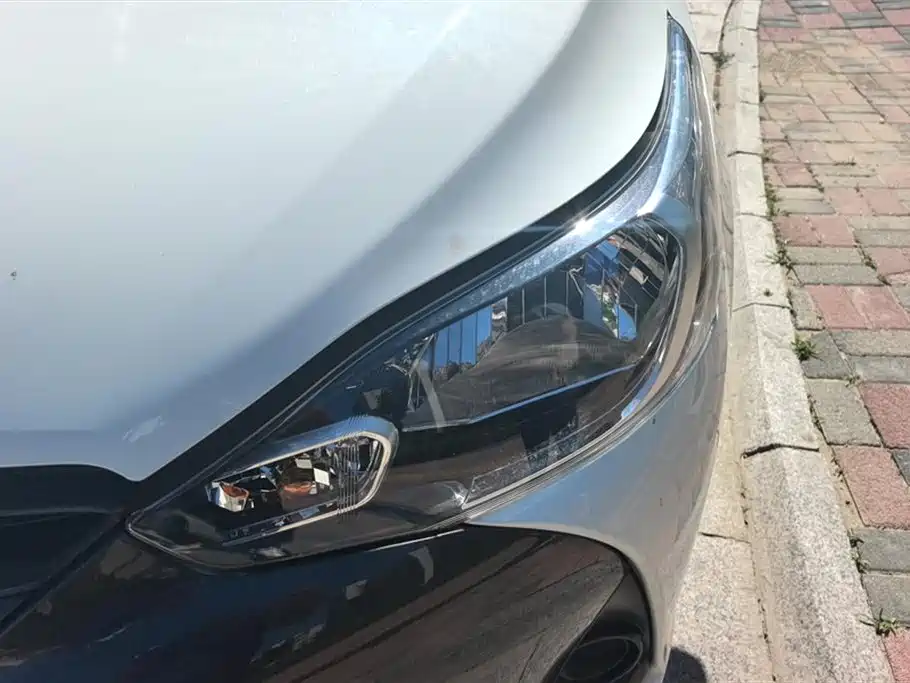 Toyota Yaris L 2021 — фото 5