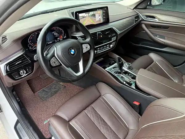 BMW 5 Series 2022