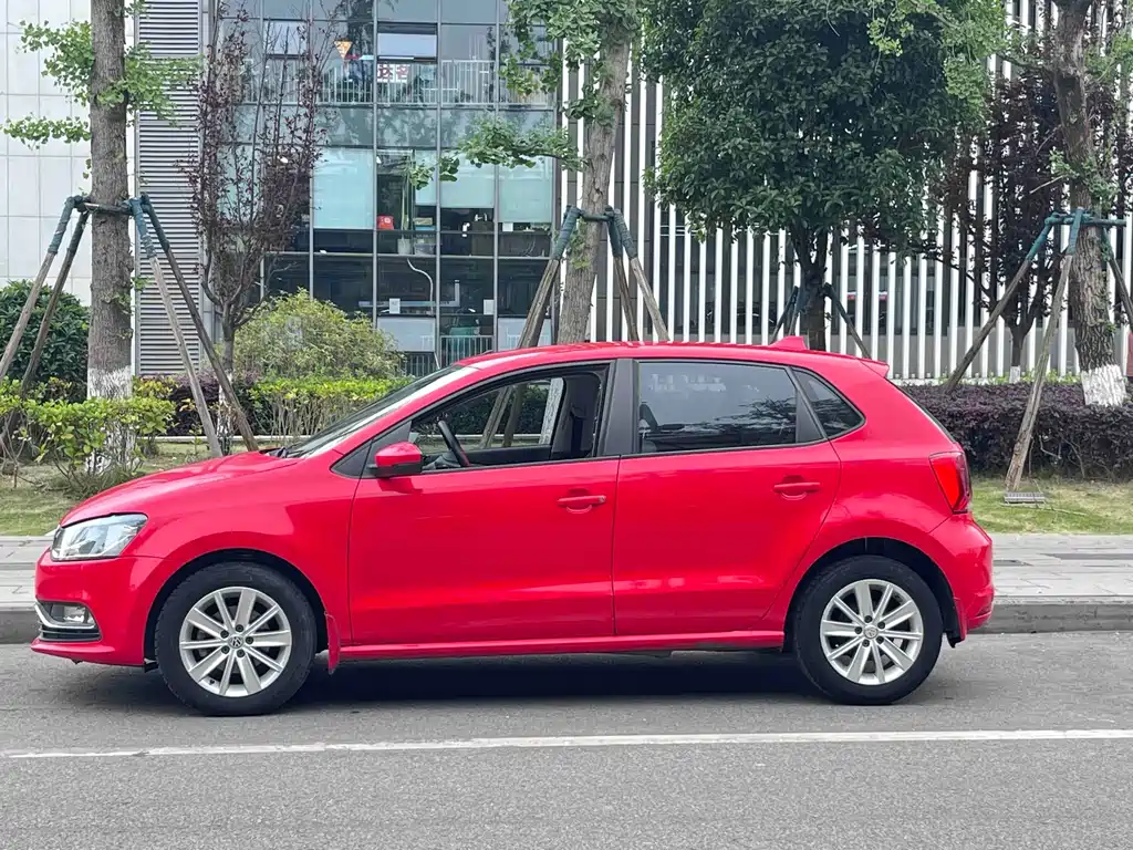 Volkswagen Polo 2015 — фото 4