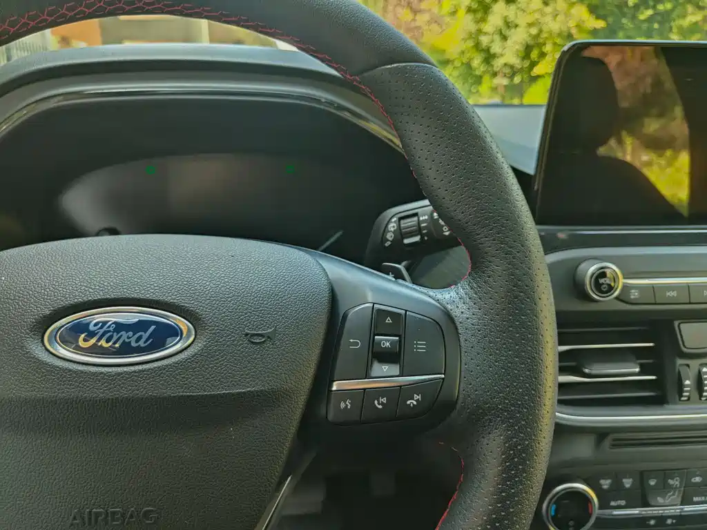 Ford Focus 2020 — фото 15