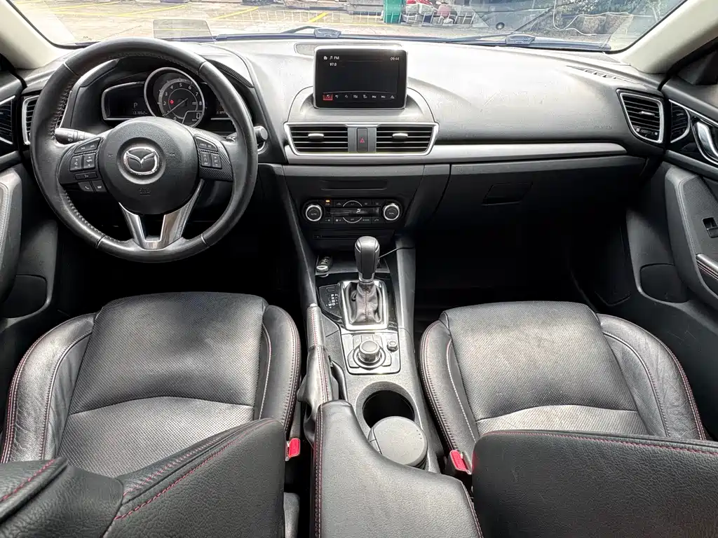 Mazda 3 Axela 2016 — фото 12
