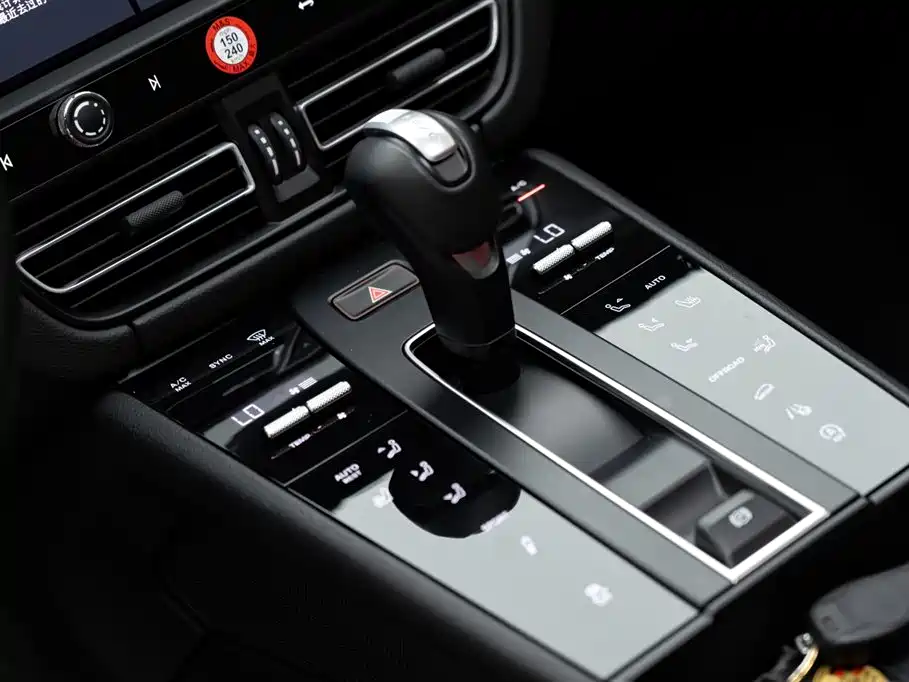 Porsche Macan 2024 — фото 13