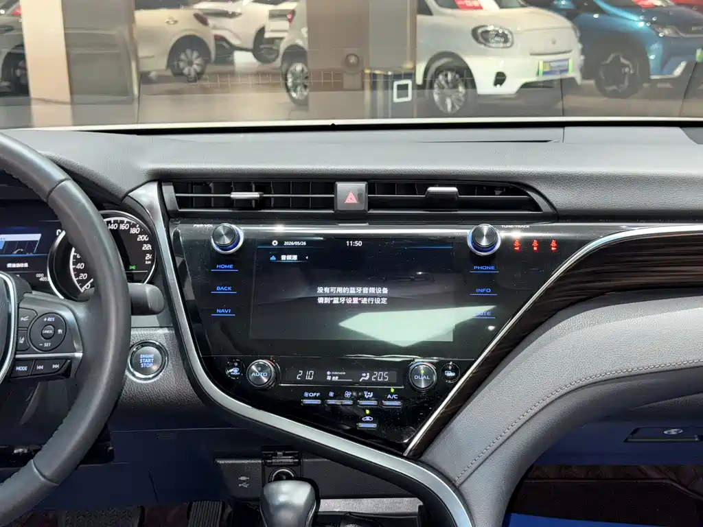 Toyota Camry 2020 — фото 11