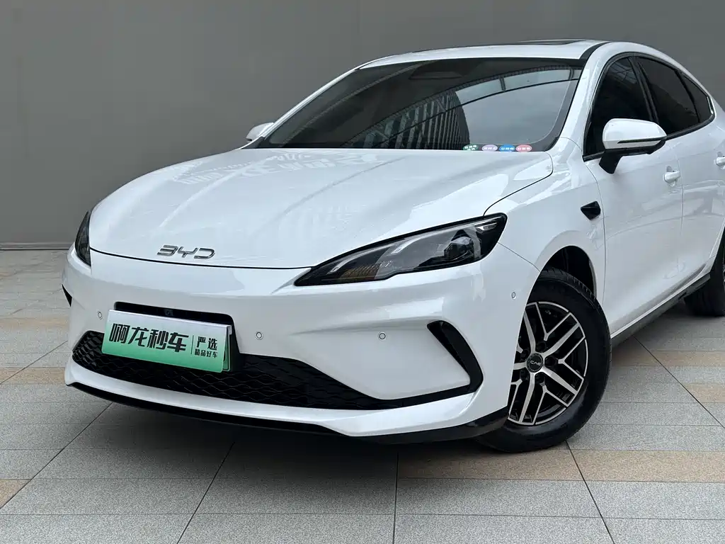 BYD Seal 05 DM-i 2025 — фото 15