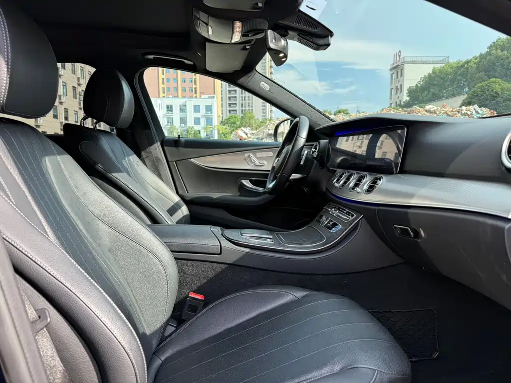 Mercedes-Benz E-Class 2019 — фото 11