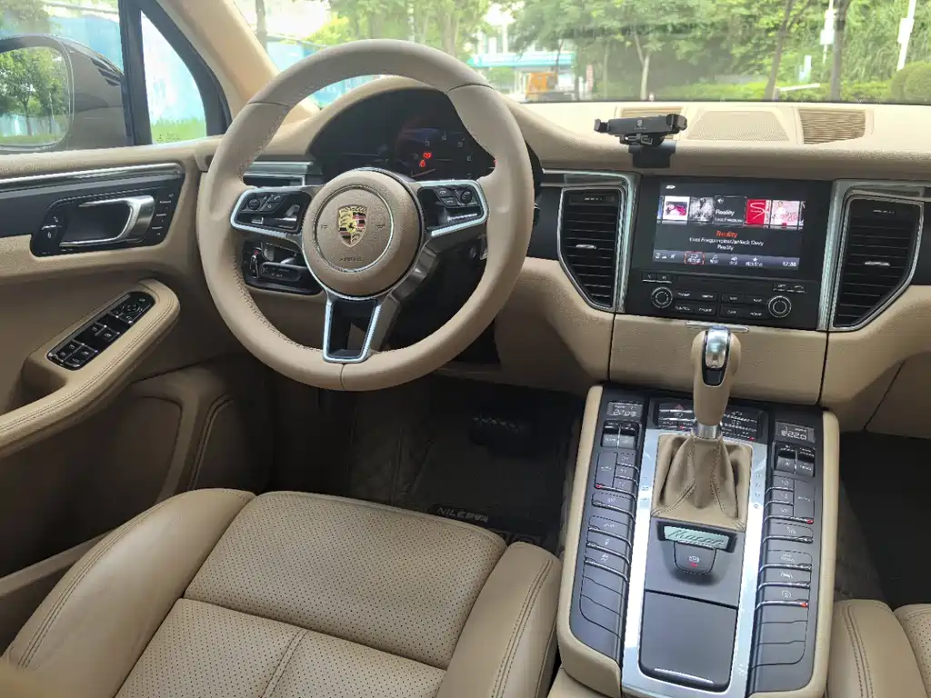 Porsche Macan 2016 — фото 11