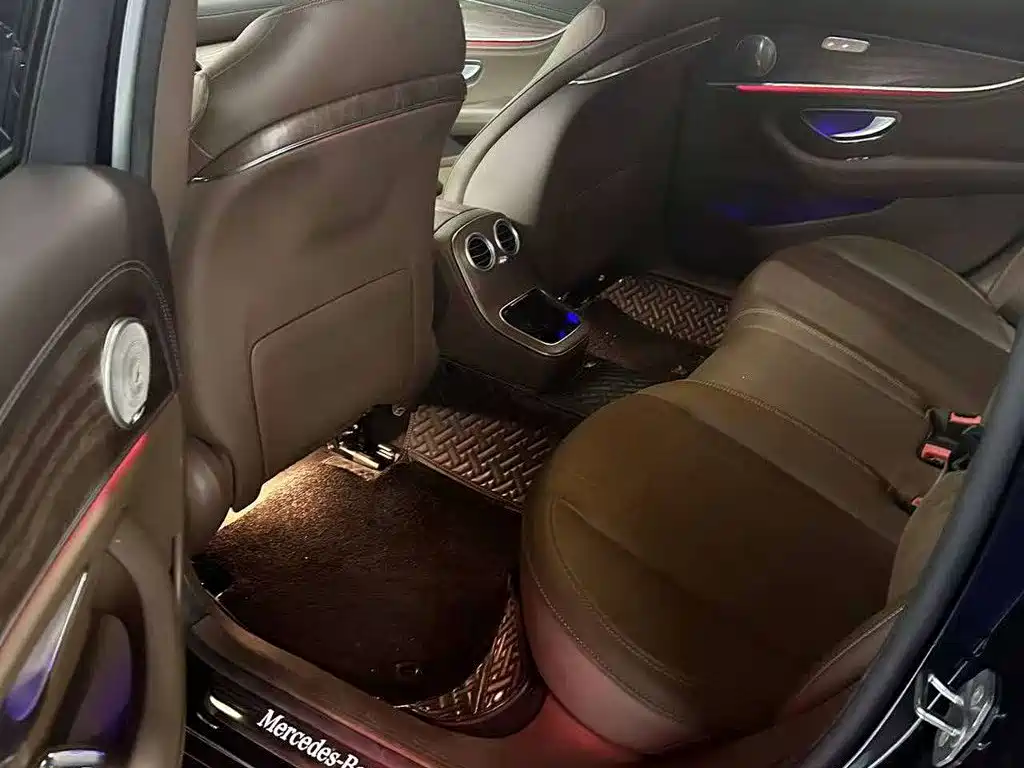 Mercedes-Benz E-Class 2022