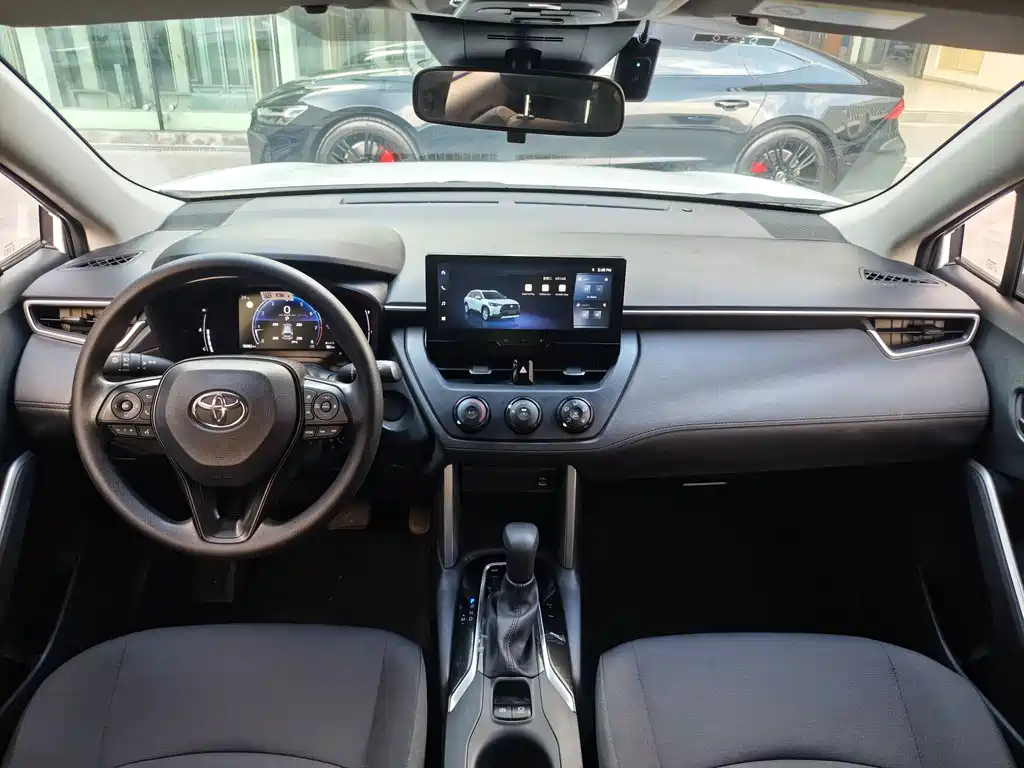 Toyota Corolla Cross 2023 — фото 14