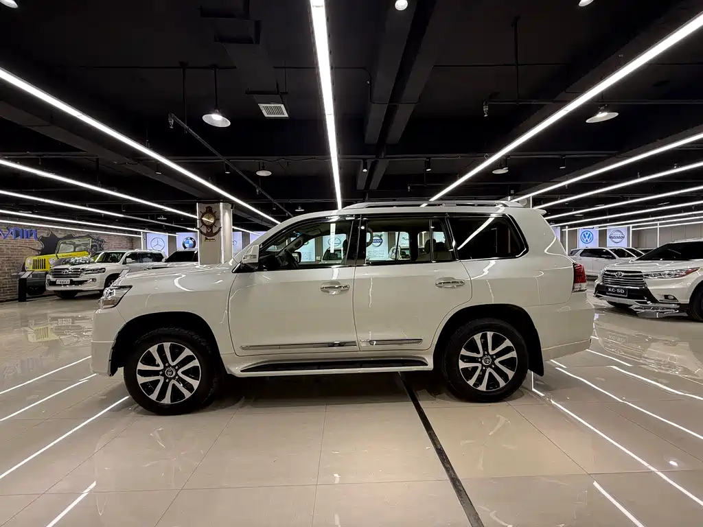 Toyota Land Cruiser 2015 — фото 3