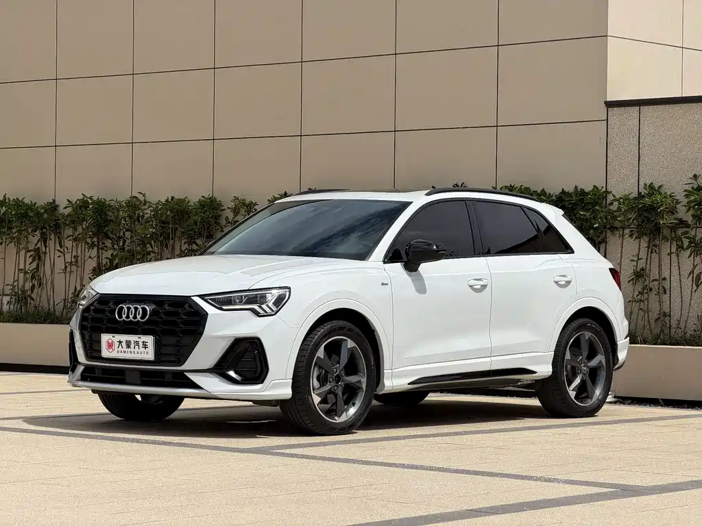 Audi Q3 2020 — фото 1