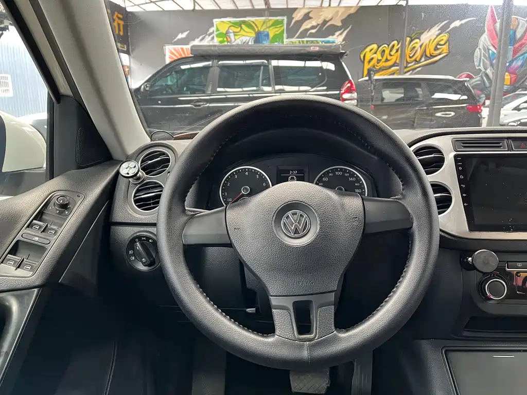 Volkswagen Tiguan 2015 — фото 13