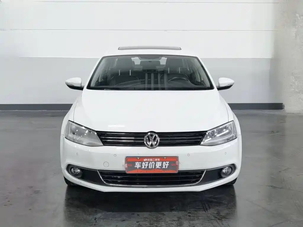 Volkswagen Sagitar 2014