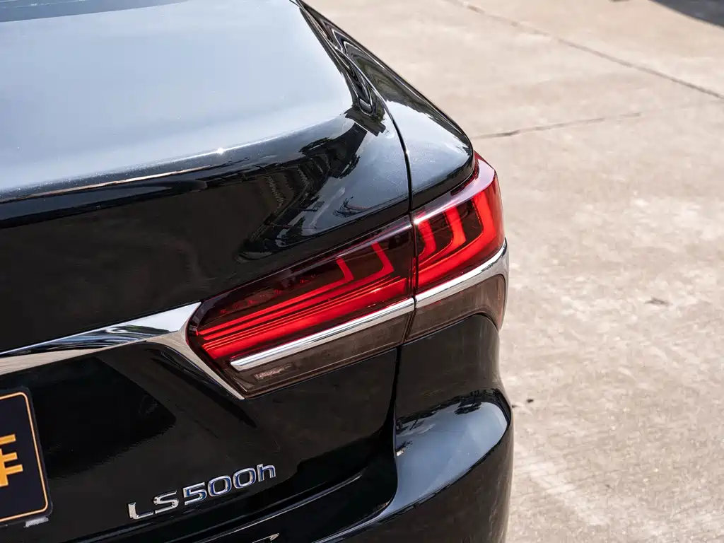 Lexus LS 2018