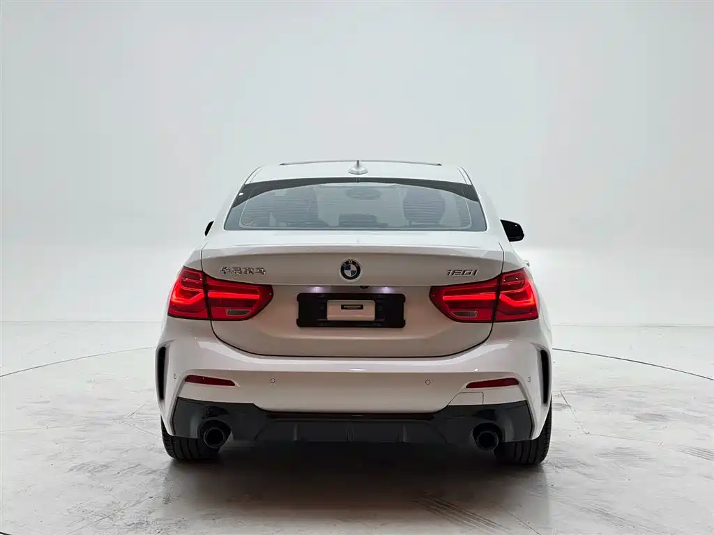 BMW 1 Series 2021