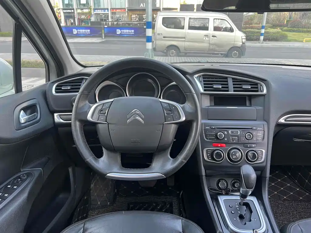 Citroen C4L 2014 — фото 11