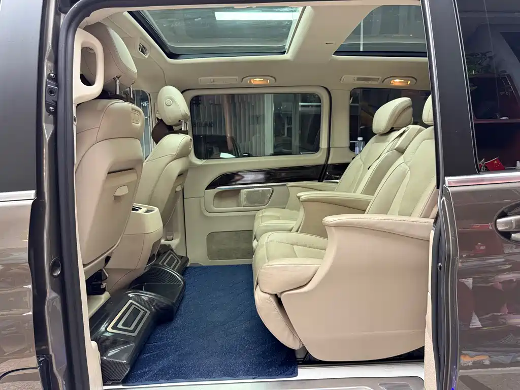 Mercedes-Benz V-Class 2017 — фото 10