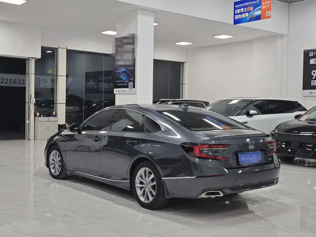 Honda Accord 2022 — фото 11