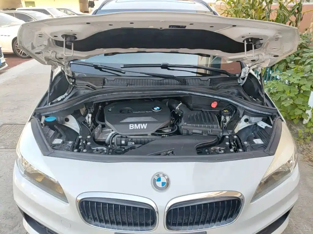 BMW 2 Series Station Wagon 2017 — фото 20