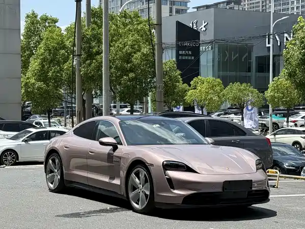 Porsche Taycan 2021