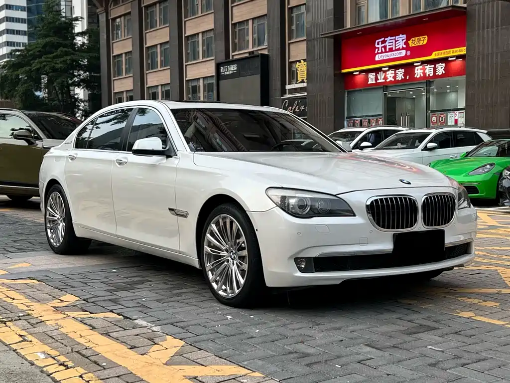 BMW 7 Series 2013 — фото 1