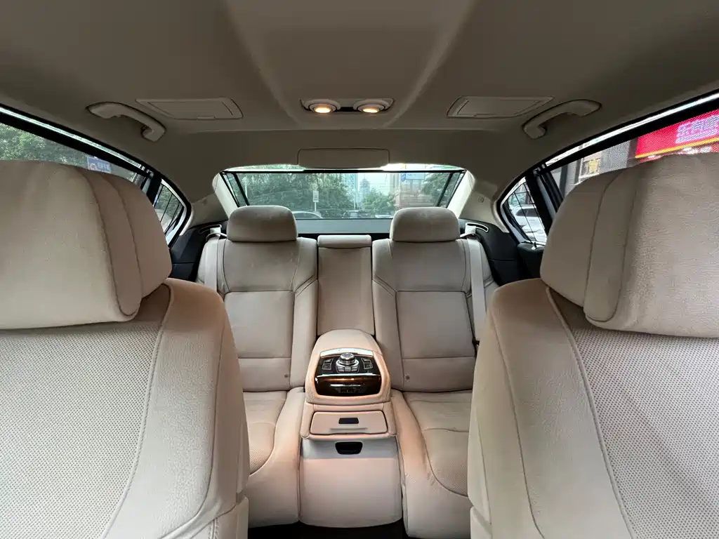 BMW 7 Series 2013 — фото 23