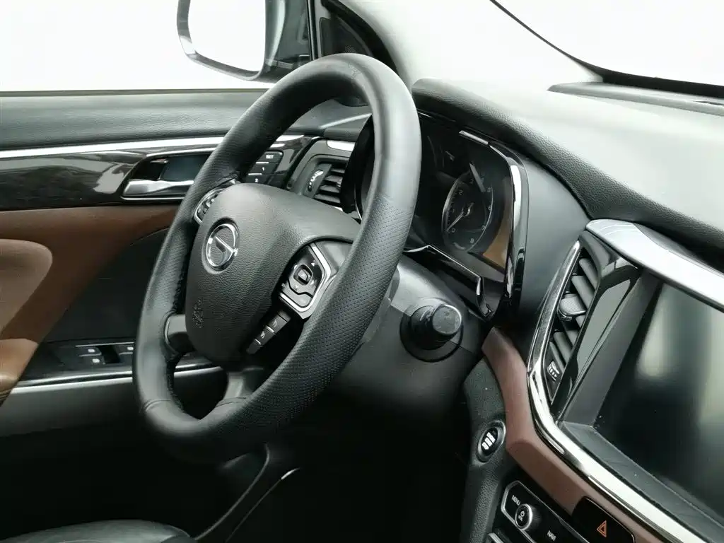 GAC Motor Trumpchi GS8 2018 — фото 22