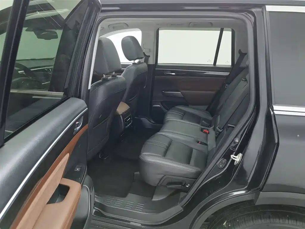 GAC Motor Trumpchi GS8 2018 — фото 15