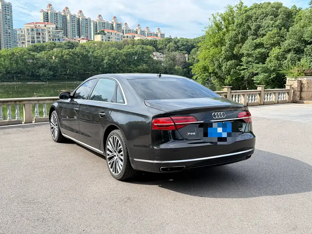 Audi A8 2016
