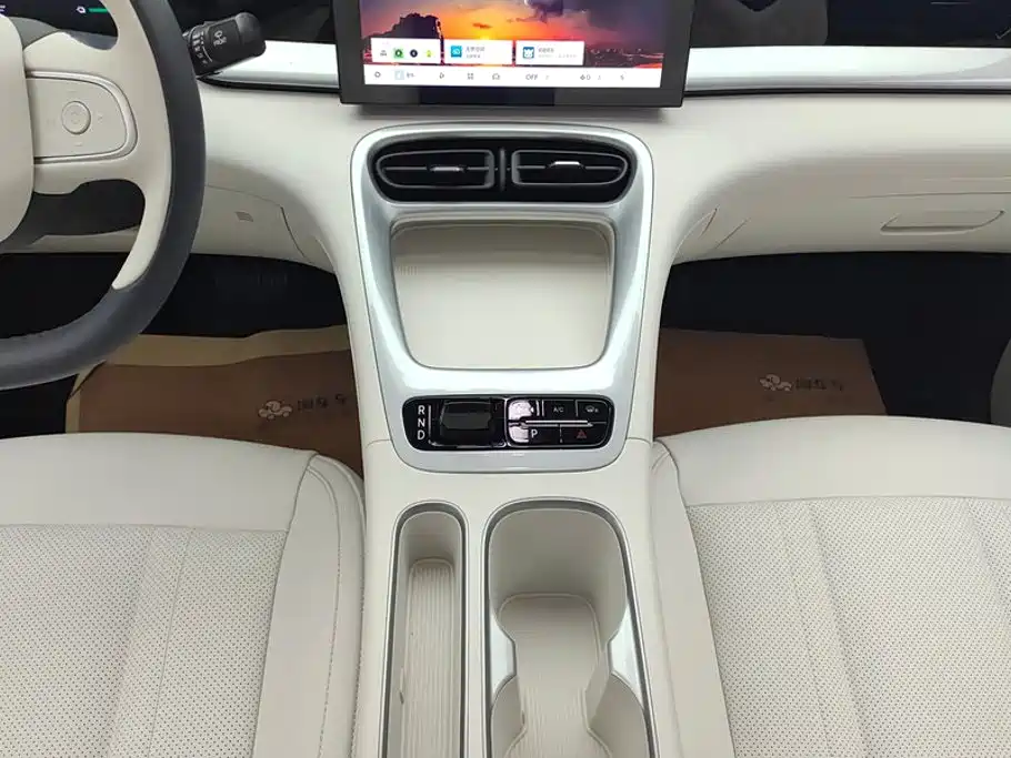 Geely Galaxy Starwish 2025 — фото 16