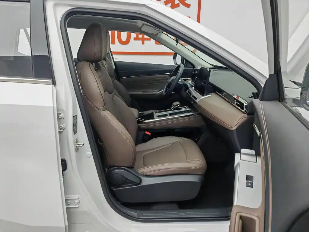 GAC Trumpchi GS4 2025 — фото 23