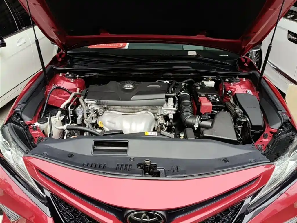 Toyota Camry 2018 — фото 20