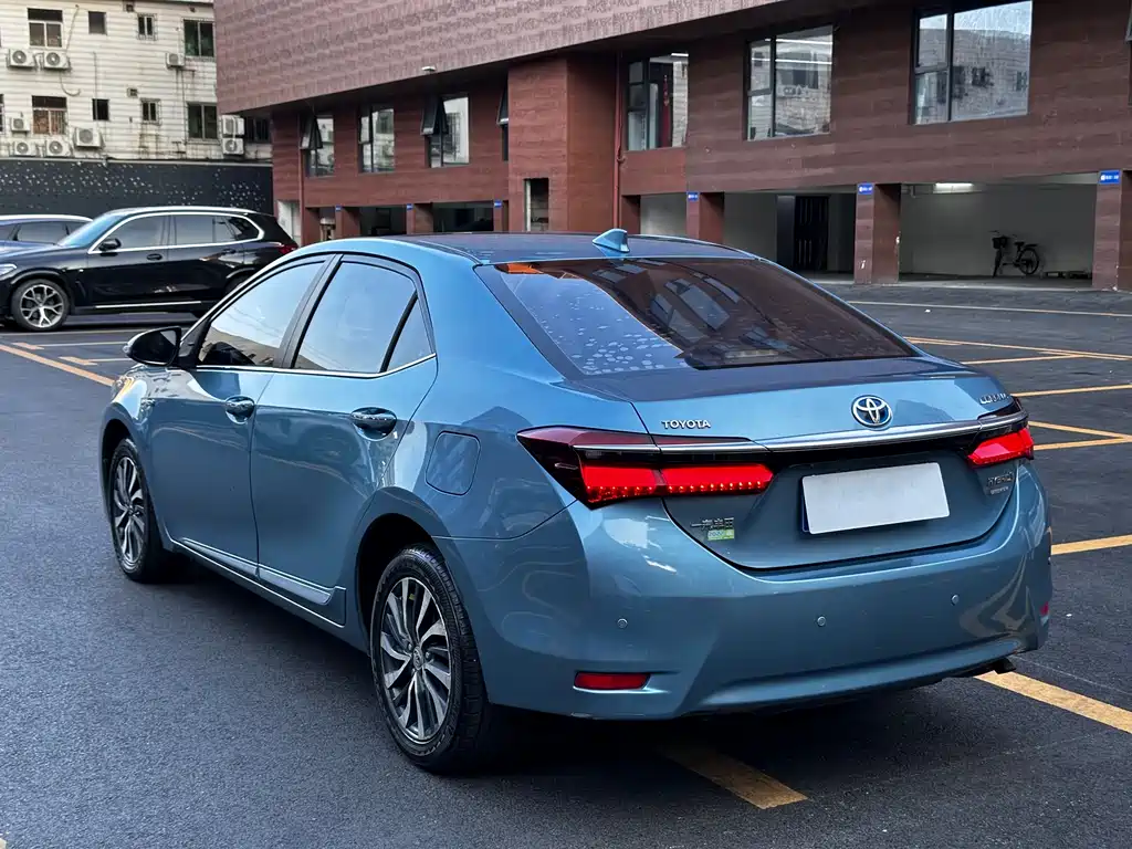 Toyota Corolla 2015 — фото 11