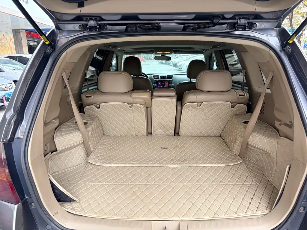 Toyota Highlander 2010 — фото 15