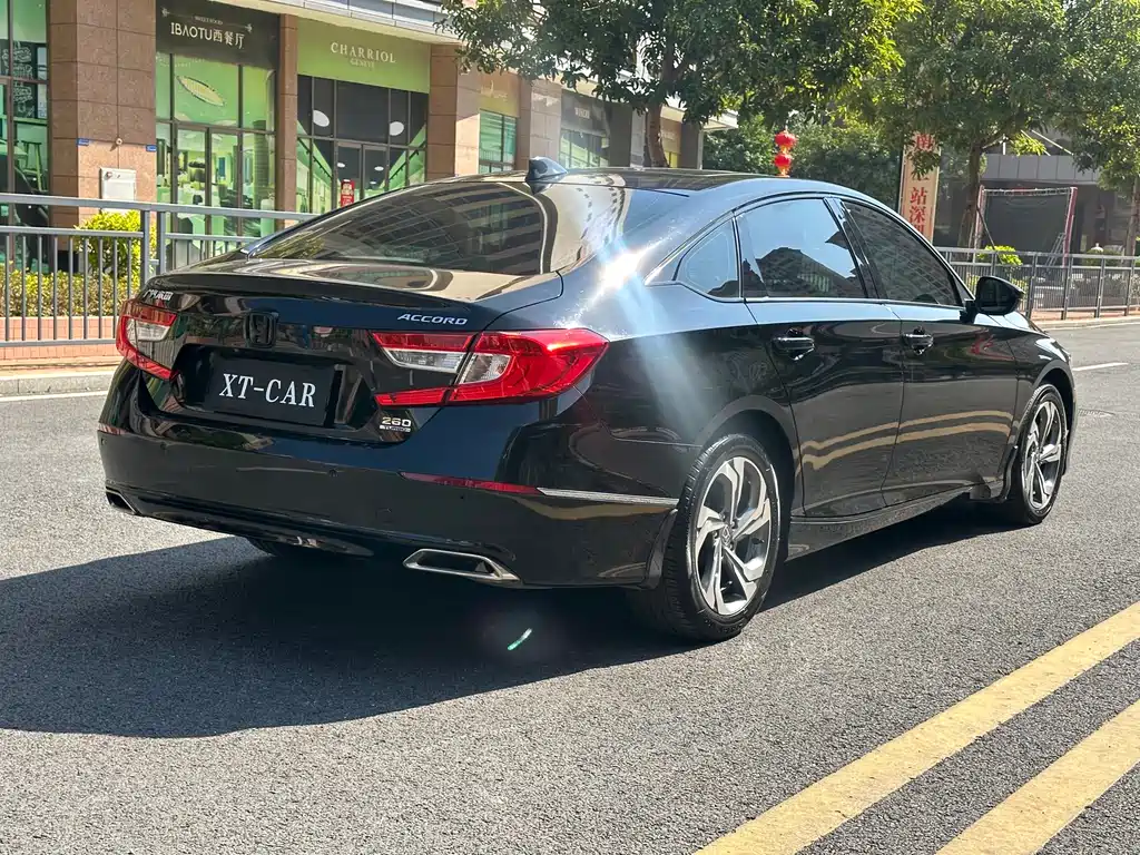 Honda Accord 2018 — фото 14
