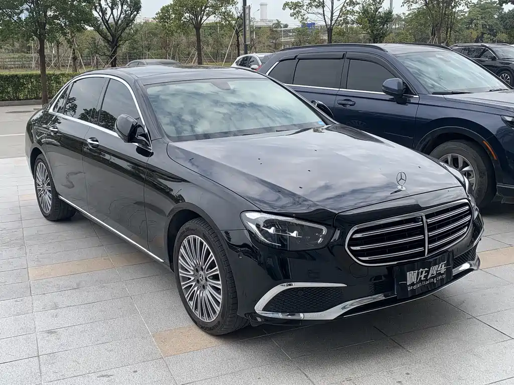 Mercedes-Benz E-Class 2022 — фото 3