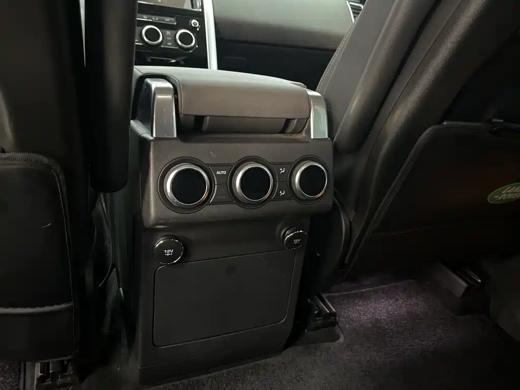 Land Rover Discovery 2020 — фото 19