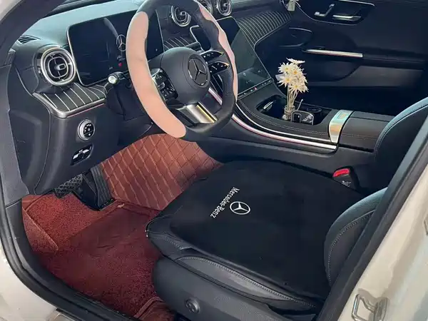 Mercedes-Benz C-Class 2025