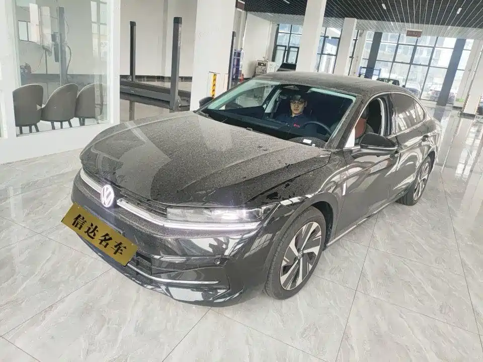 Volkswagen Magotan 2025