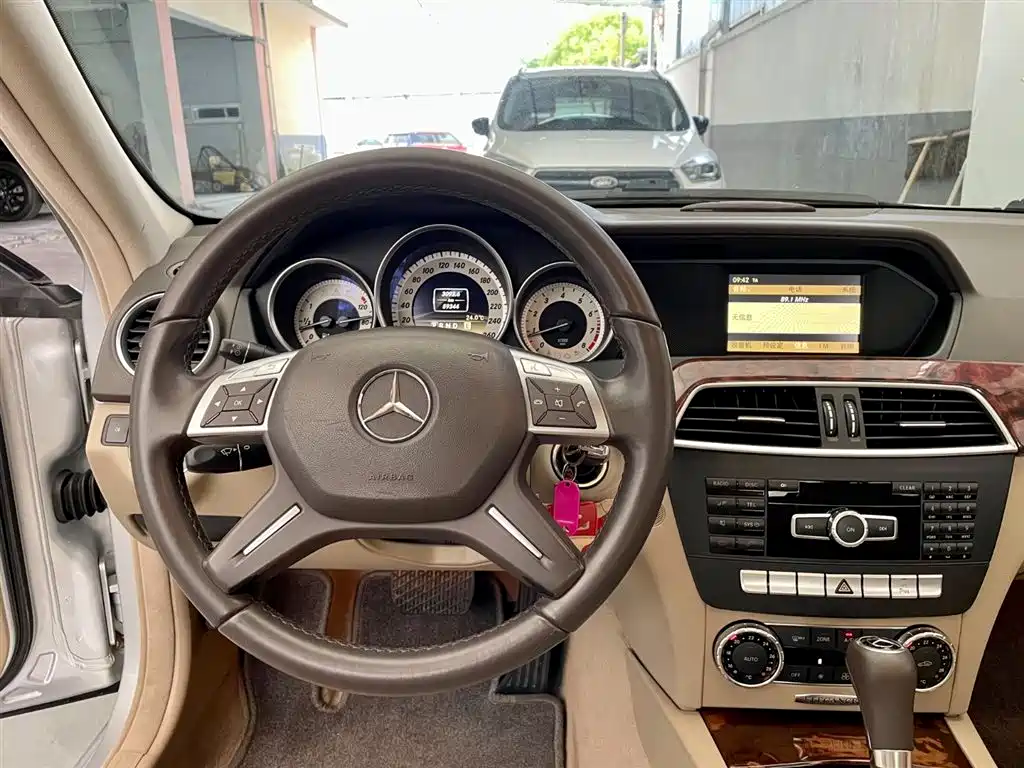 Mercedes-Benz C-Class 2012 — фото 12