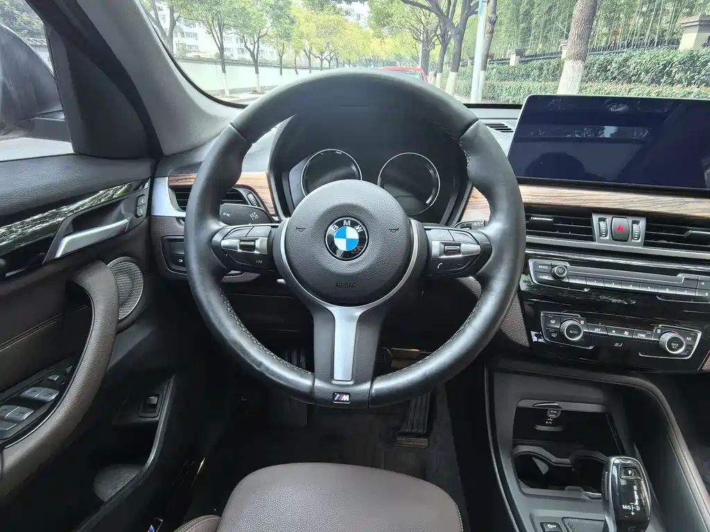 BMW X1 2022 — фото 8